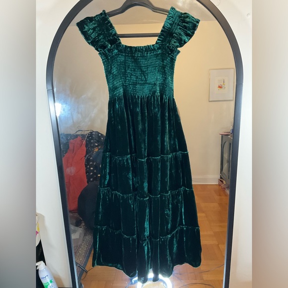 Hill House Home The Ellie Nap Dress in Emerald Velvet - Picture 2 of 4